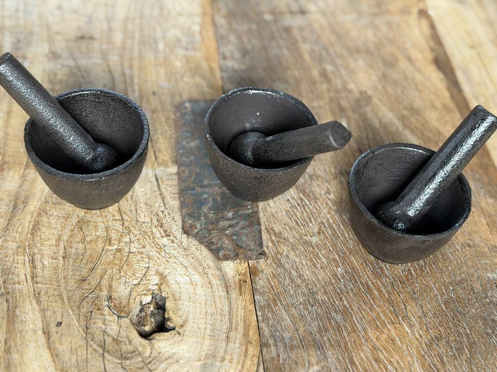 cast iron pestle and mortar - mini