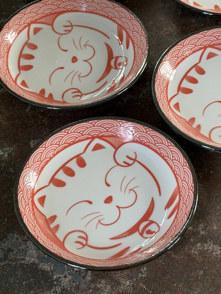 lucky cat sauce dish