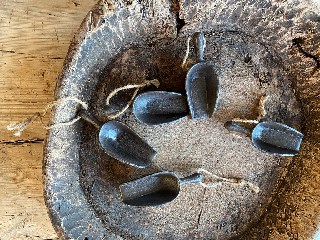 cast iron scoops