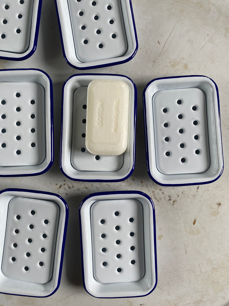 enamel soap dish